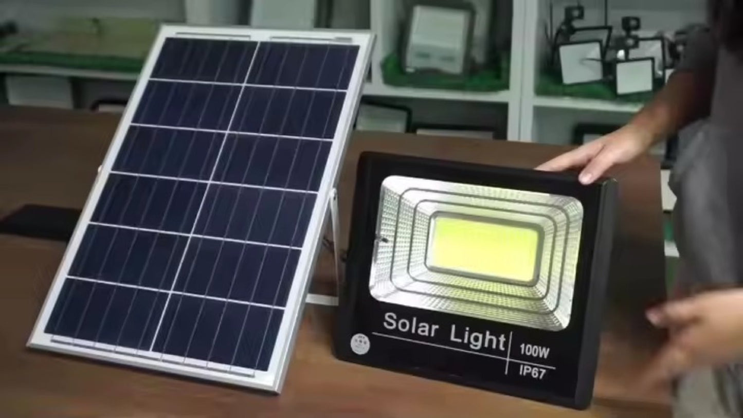 Reflector Solar LED de Alta Potencia Con Panel Fotovoltaico Policristalino, Batería LiFePO4 y Control Remoto para Iluminación Exterior Eficiente – 50W / 100W / 200W / 300W / 500W